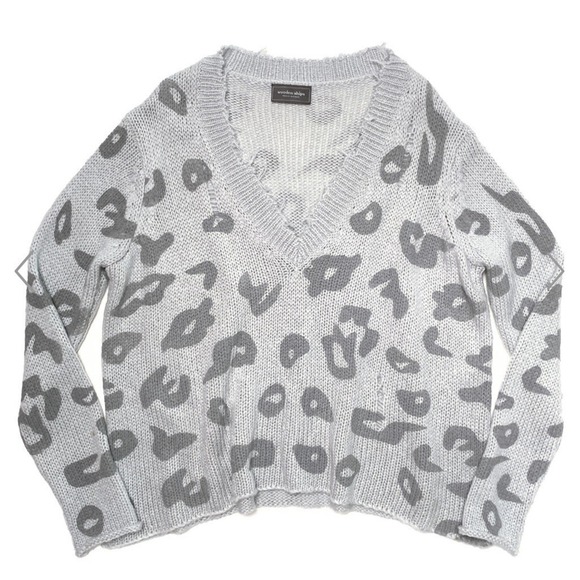Wooden Ships Sweaters - WOODEN SHIPS Distressed Leopard Print V-Neck Sweater Grey Size S/M Shabby Chic